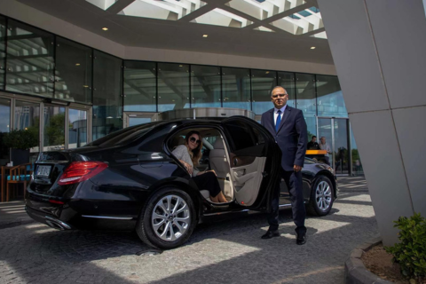 Transfert à l'aéroport en minivan